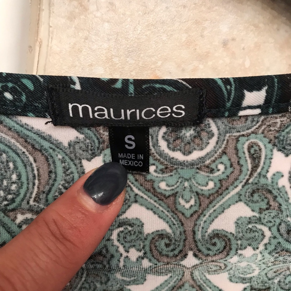 ❣️MAURICES PRINTED RUNCH WRAP TOP❣️ - Picture 5 of 5